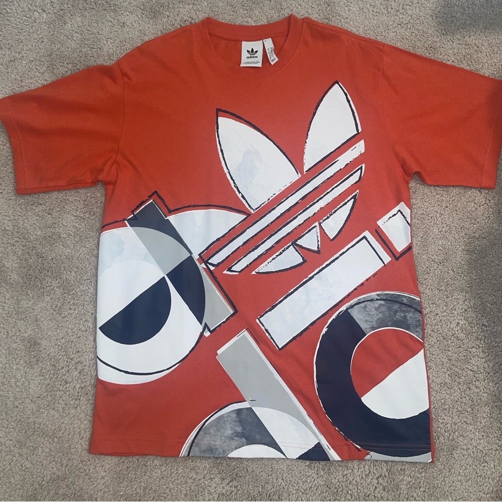 New adidas shirt size large never worn great strong quality